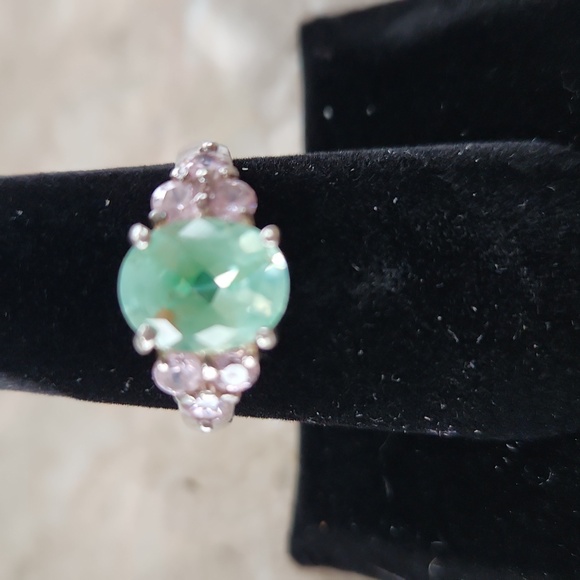 Sterling Silver Oval cut Lab Created Sea Foam Green And Pink Stones, Size 8 Ring - Picture 2 of 6